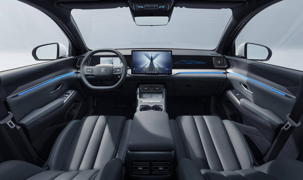 比亚迪宋Pro DM-i飞驰版9.99万起 纯电301km